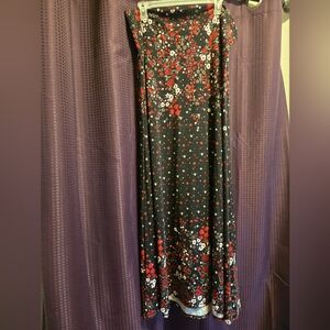 Lularoe Floral Black and Red Maxi 3XL